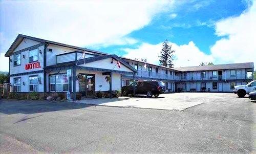 帝国汽车旅馆 100 Mile House 外观 照片